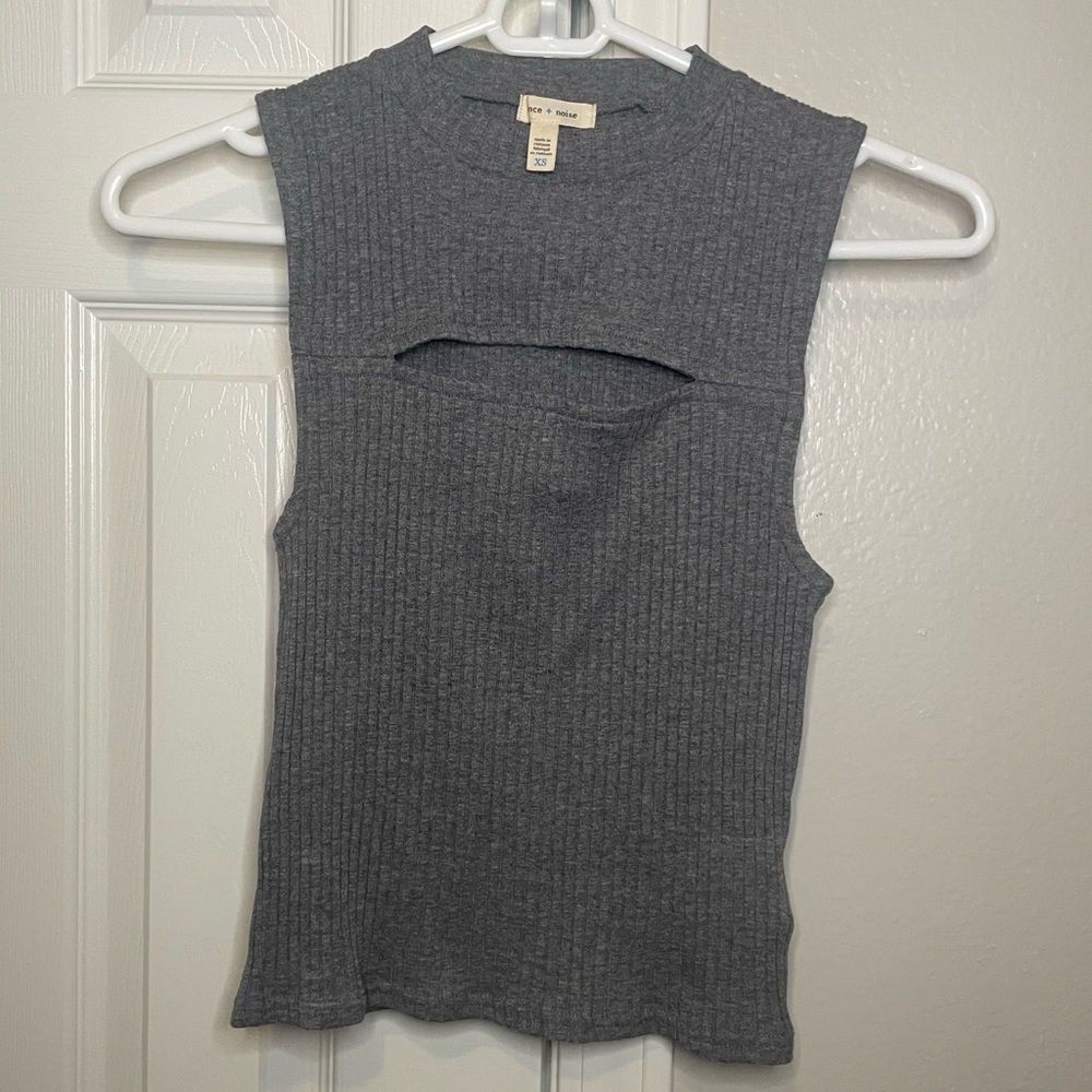 URBAN OUTFITTERS TANK